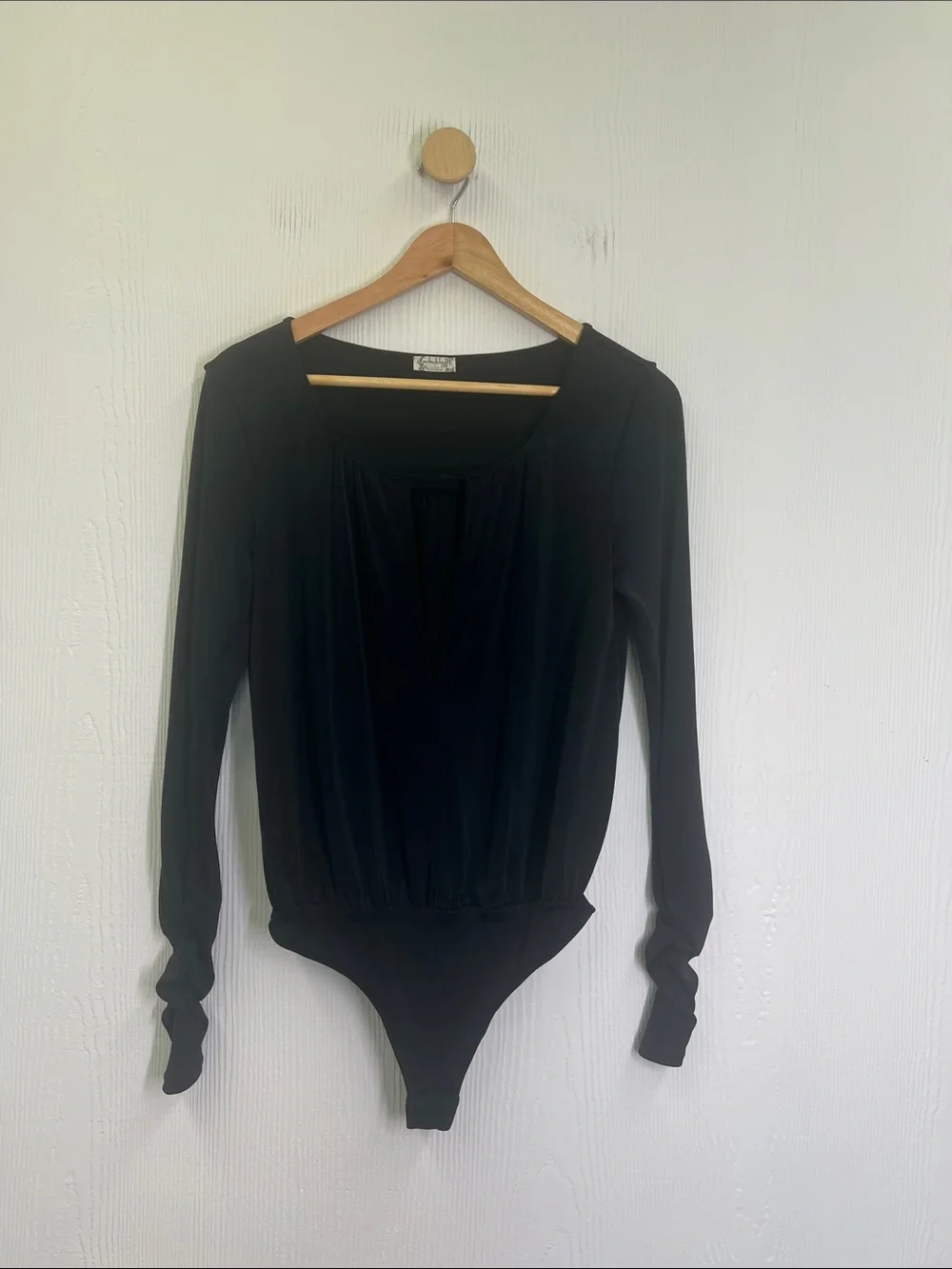 Free People small deep sleeve